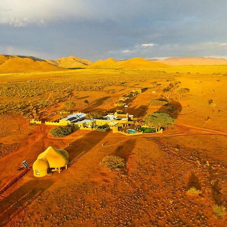 We Kebi Safari Lodge Сесрием Екстериор снимка