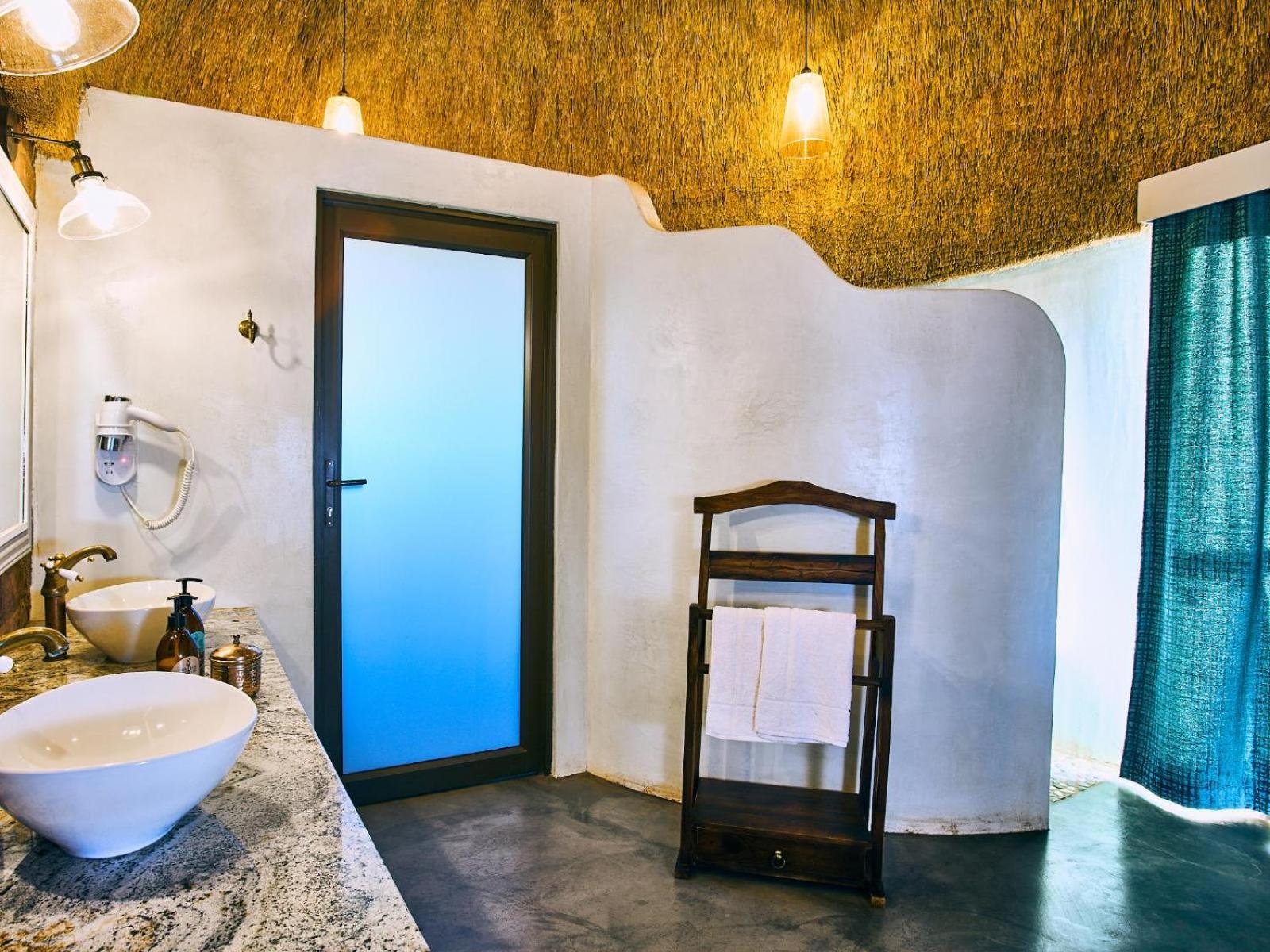 We Kebi Safari Lodge Сесрием Екстериор снимка